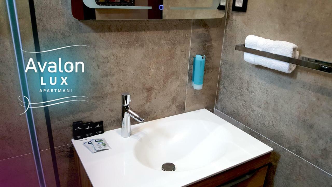 Avalon Lux Studio Apartment Новий Сад Екстер'єр фото