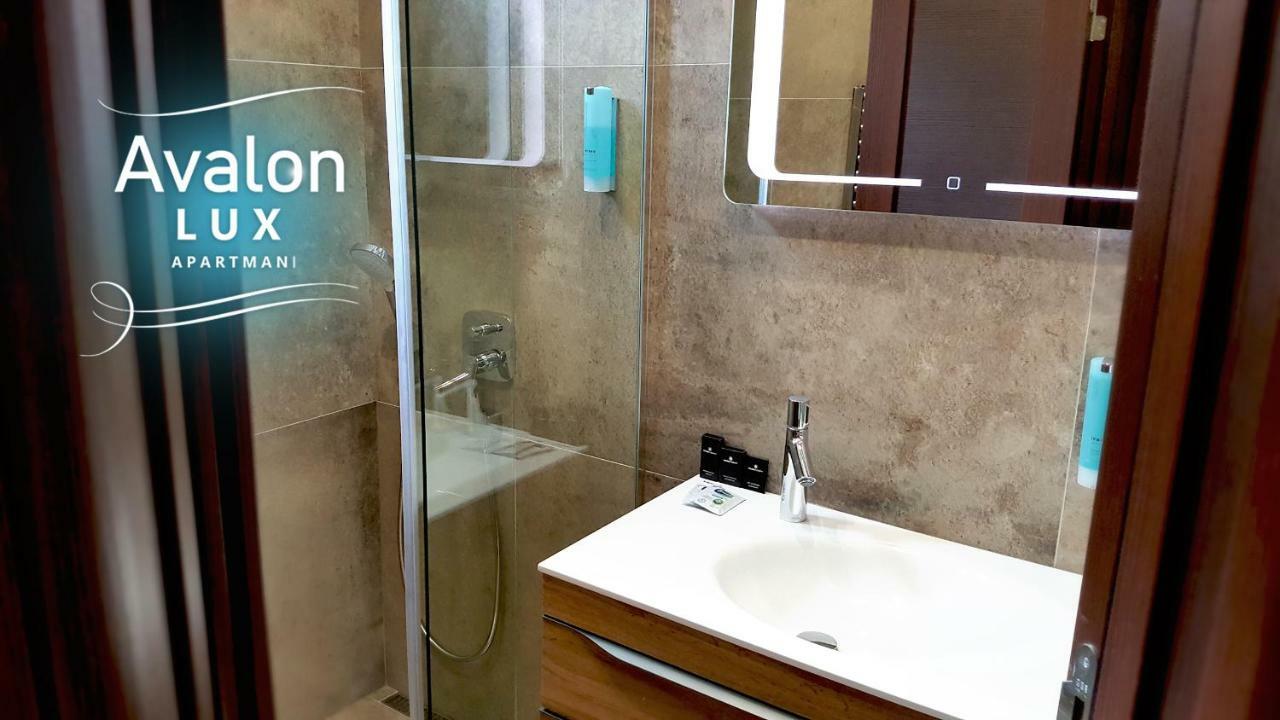 Avalon Lux Studio Apartment Новий Сад Екстер'єр фото